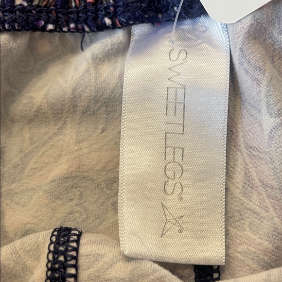 Colorful Patterned Leggings Set - Picture 5 of 7